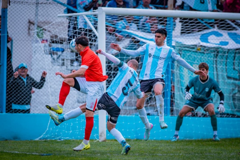 Ferro va por la �pica y El Fort�n busca seguir con vida